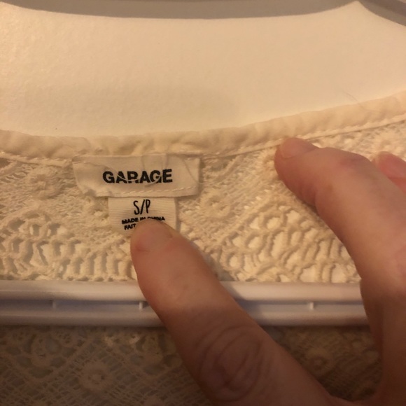 Cute top - Picture 3 of 3